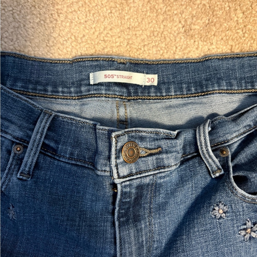 Levi's Women's Boot Cut Jeans in Classic Denim - Picture 3 of 7